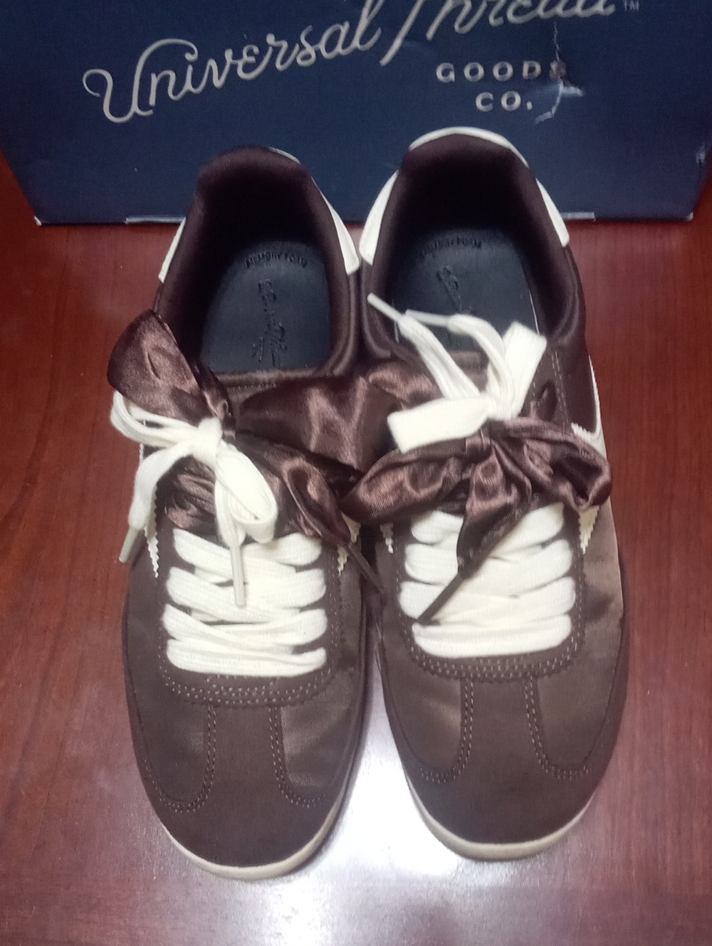 Universal Thread Brown Sneakers with Cream Accents 6 1/2 In Box EUC? Skyler
